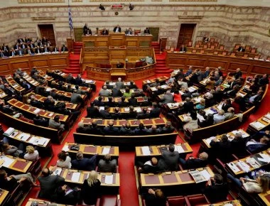 Ti λένε οι βουλευτές της Β'Αθηνών και της Περιφέρειας Αττικής για την κατάτμηση των περιφερειών τους